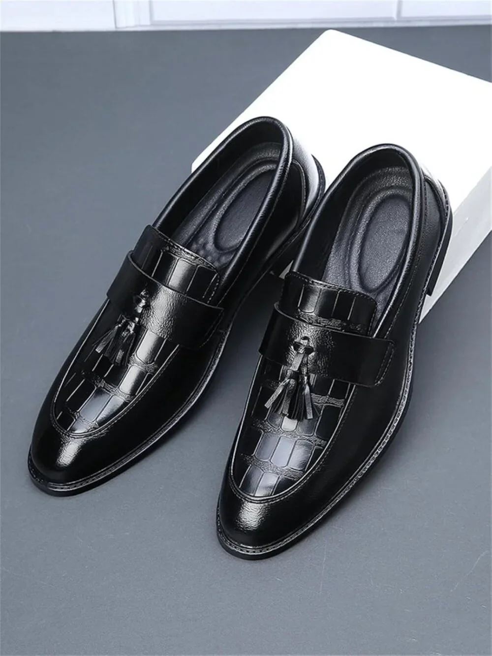Men's Black Crocodile Print Tassel Slip On Loafers Business Formal Dress Shoes